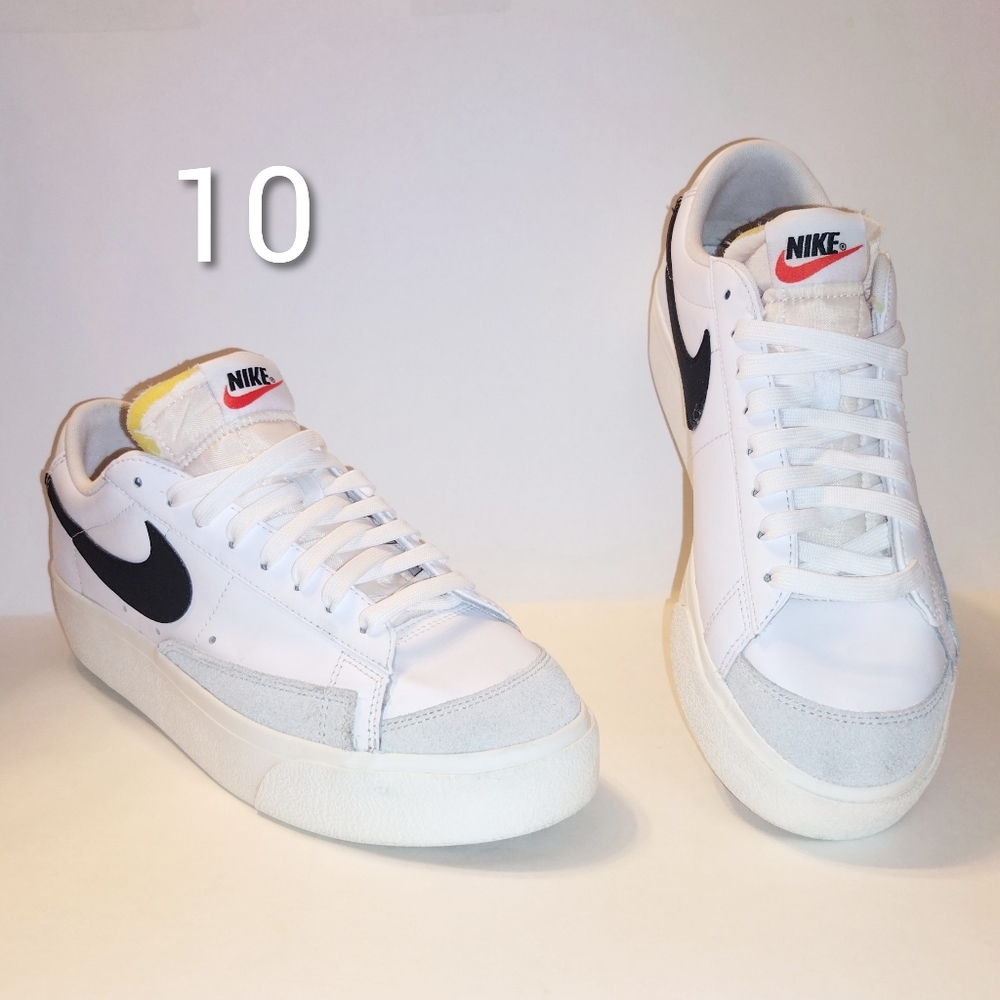 Nike Women's Blazer Low Platform. Size 10
